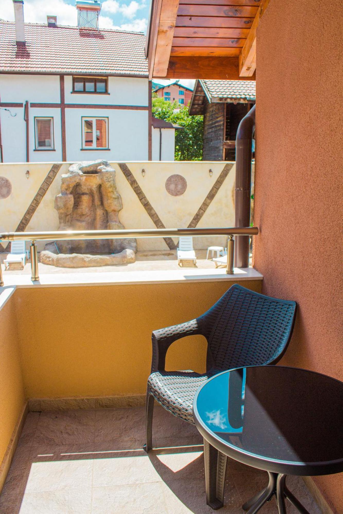 Guesthouse The Rock Saparewa Banja Zewnętrze zdjęcie